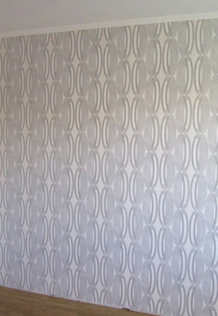 поклейка флезилиновых обоев