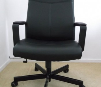 офисное кресло