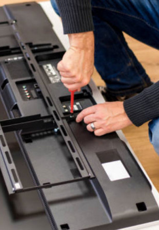 Монтаж кронштейна для телевизора